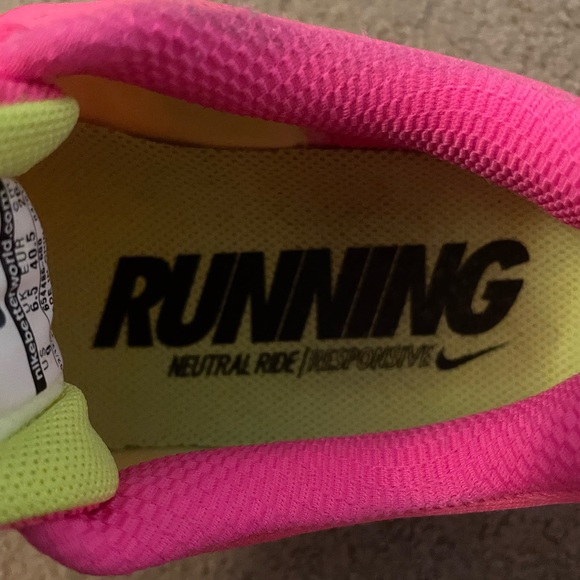 Neon Pink Nike Women Running Shoes - Size 9 - Picture 5 of 7